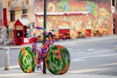 yarn-bombing-19.jpg