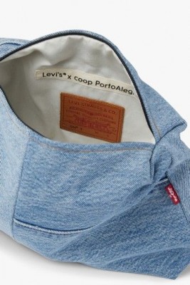 LEVIS_Large_Pouche_D...