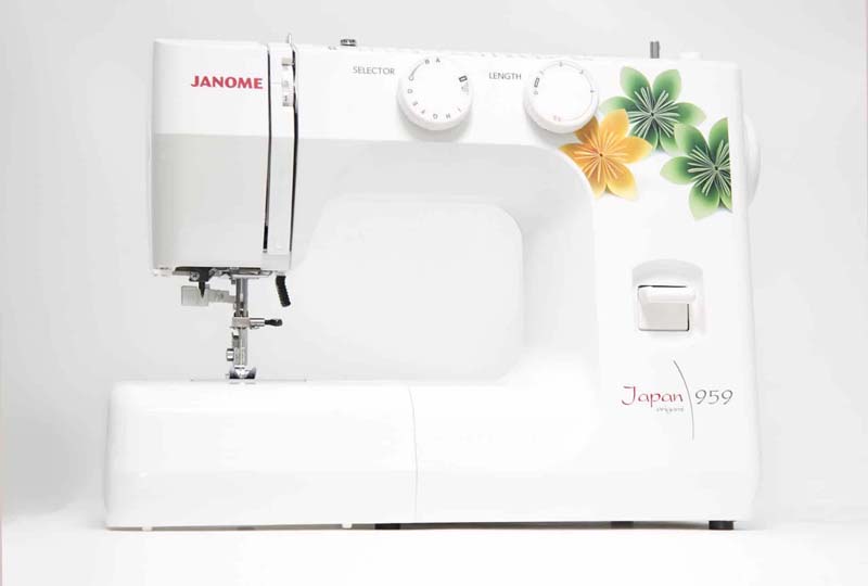 Швейная машина Janome Japan 959