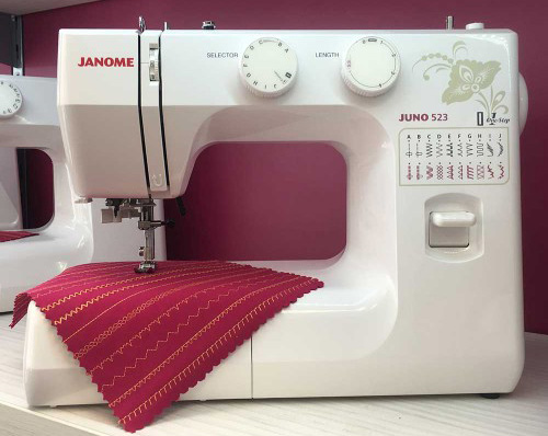 Швейная машина Janome Juno 523