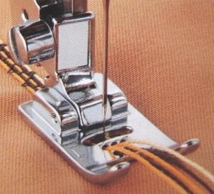 Лапка для шв. маш. F019N для вшивания 5 шнуров