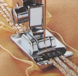 Лапка для шв. маш. F024N для вшивания шнуров